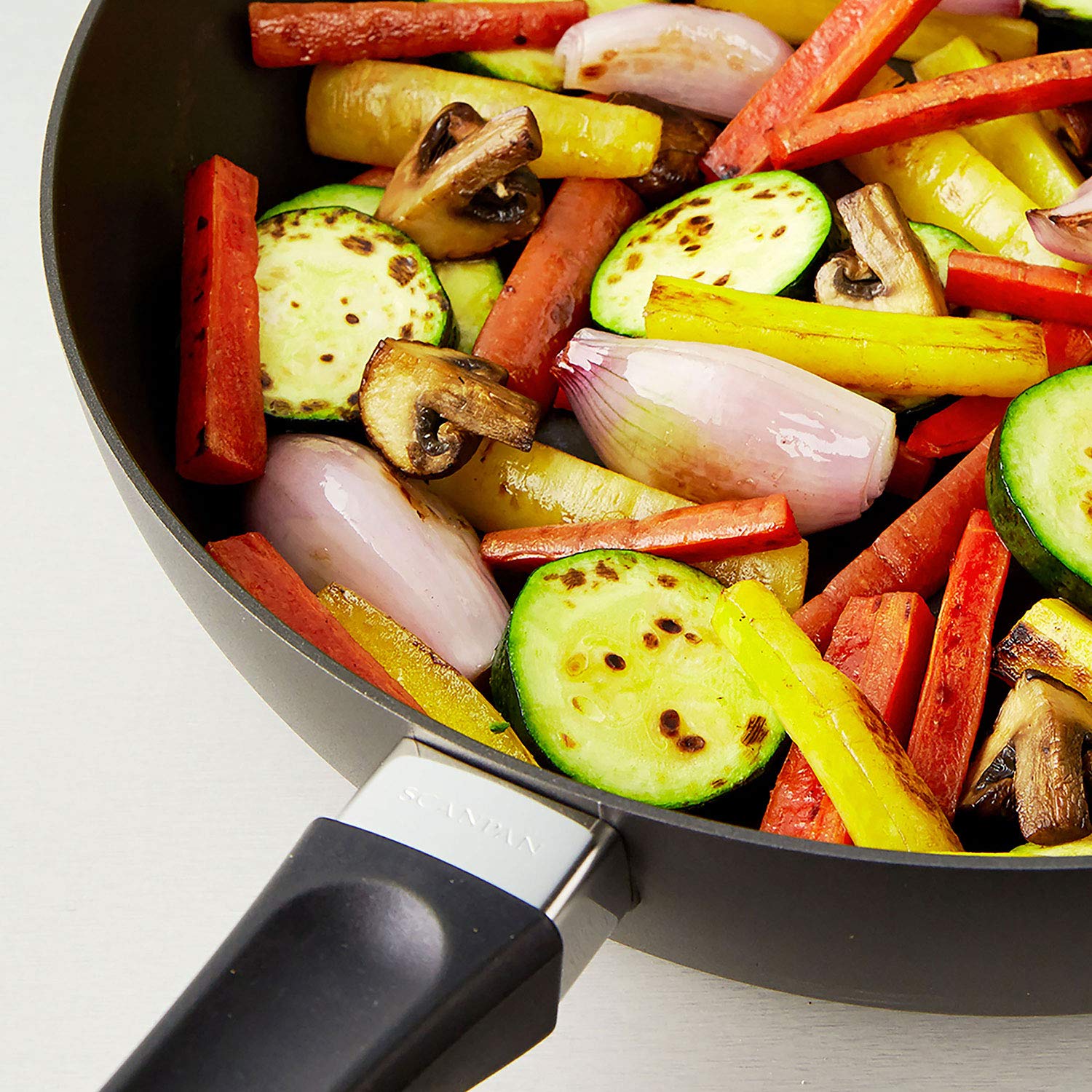 Scanpan Classic Nonstick Fry Pan Skillet Set with Lids (8 & 10.25-inch) - Image 5