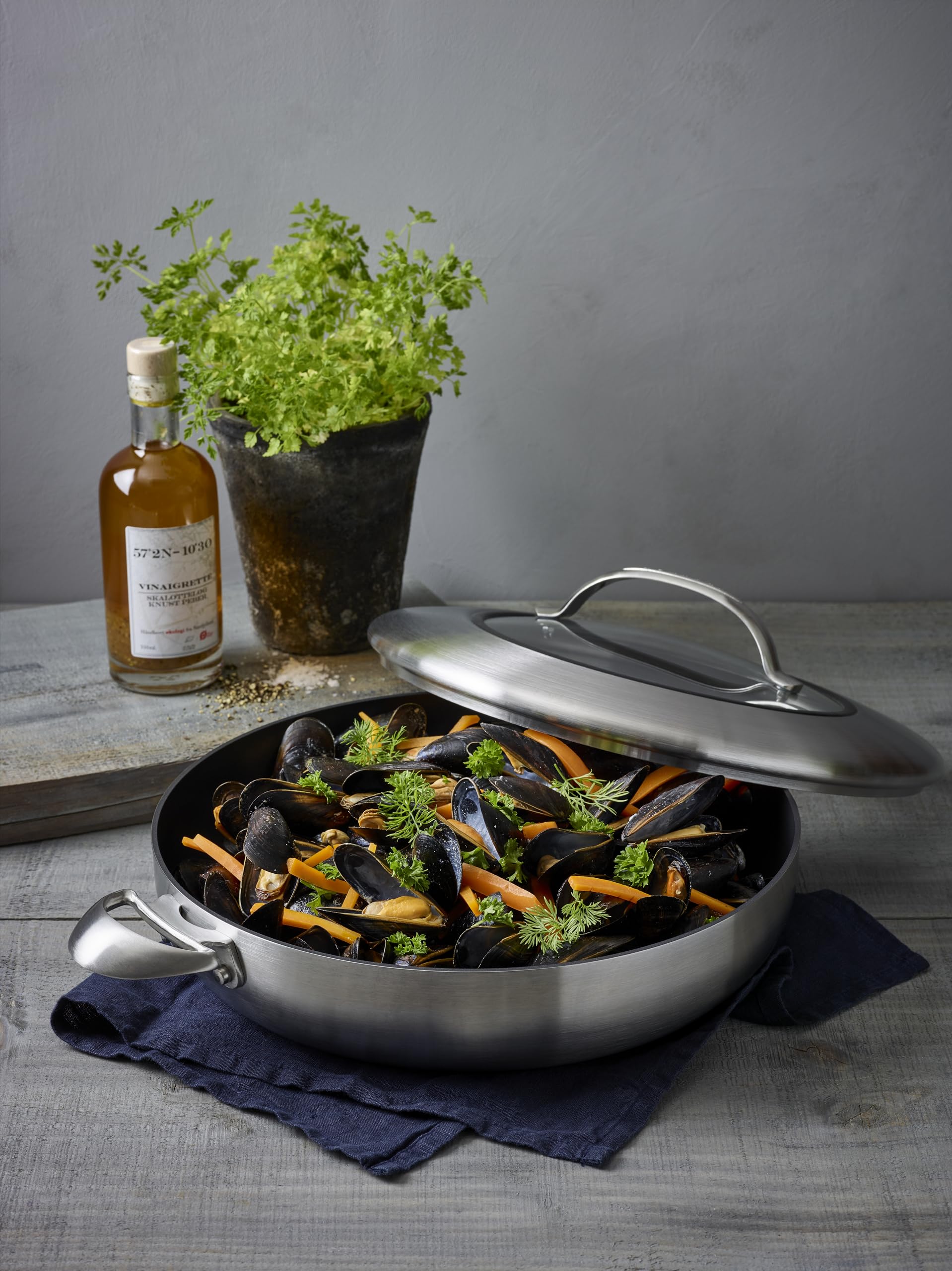 Scanpan CTX Chef's Pan with Lid - Image 8